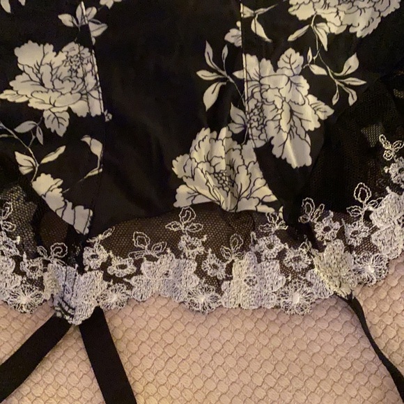 Lingerie set - Picture 3 of 7